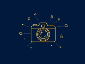 Camera-icoon omringd door zakelijke symbolen zoals handdrukken en koffers in marineblauw en goud op witte achtergrond