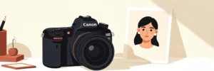 Professionele camera op wit bureau naast een geprinte portretfoto, minimalistische werkruimte in ivoor en houtskool tinten.