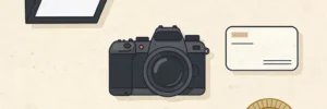 Professionele camera in plat lay-stijl met softbox, factuurkaart en meetlint op ivoor studio-ondergrond.